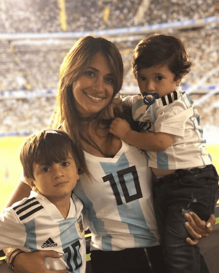 Mateo Messi Roccuzzo With Mother And Brother